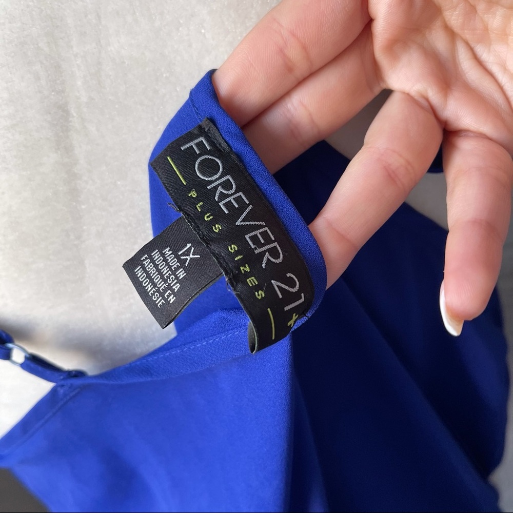 Blue top ๐ - Picture 4 of 4